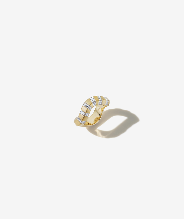 Nemes Diamond Ring